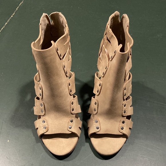 NWOT SEXY INDIGO RD Cutout BOOT SHOES Sz 5M; Tan Suede; Open Toe; Zipper entry - Picture 3 of 8